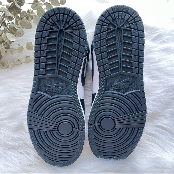 NIKE Air Jordan 1 Mid Armory Navy PRICE FIRM - Picture 8 of 14